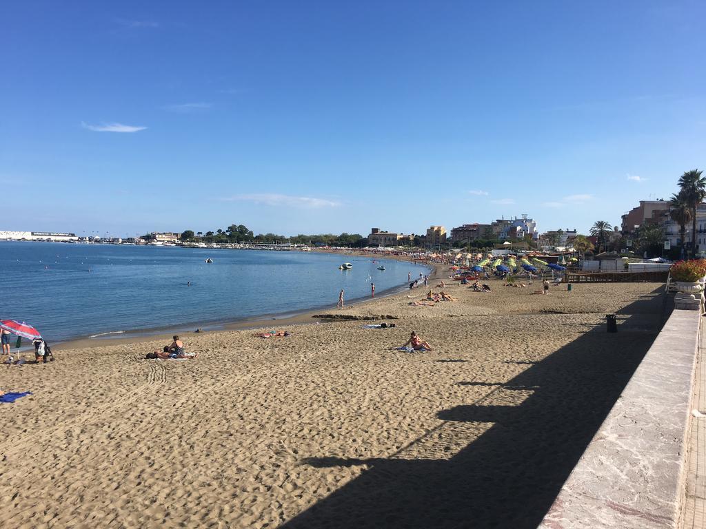 الشقق الفندقية جيارديني ناكسوسفي  Baia Di Naxos المظهر الخارجي الصورة