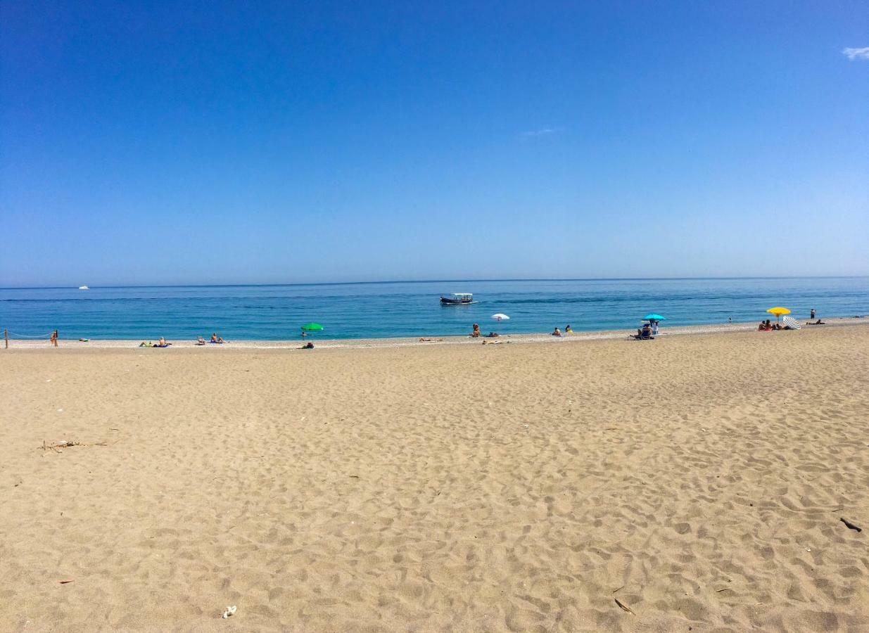 الشقق الفندقية جيارديني ناكسوسفي  Baia Di Naxos المظهر الخارجي الصورة